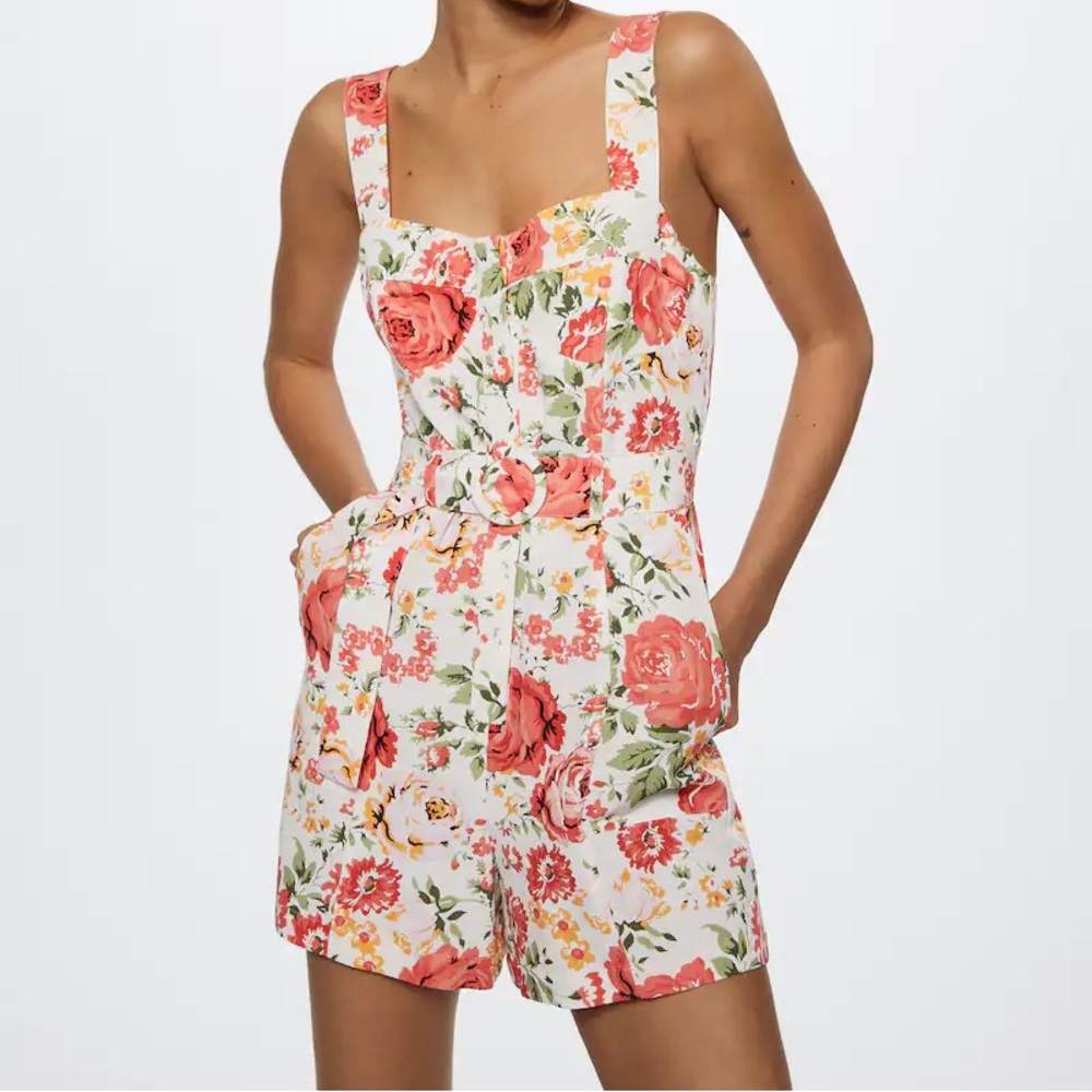 Mango Flower Short Jumpsuit 🌹 • Size Small